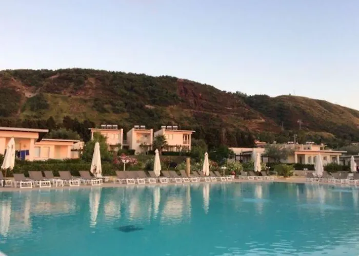 Üdülőközpont Le Rosette Parghelia