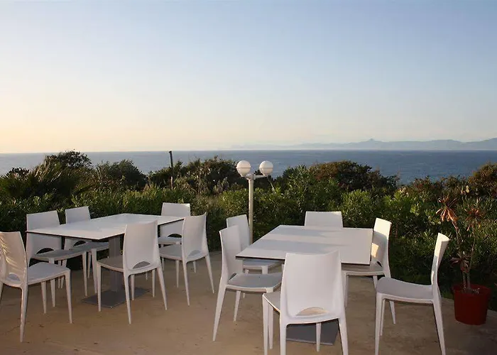 Üdülőközpont Le Rosette 4*