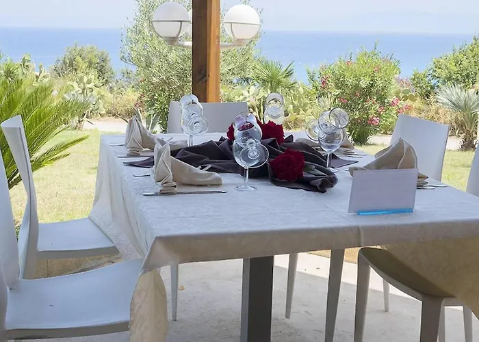 Üdülőközpont Le Rosette Parghelia